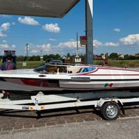 barca scafo da corsa