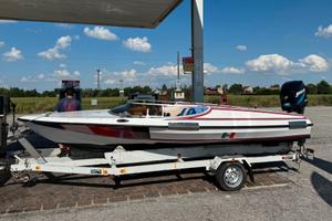 barca scafo da corsa