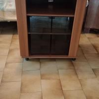 Carrello porta tv.