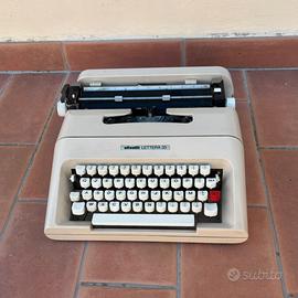 Macchina da scrivere Olivetti LETTERA 35