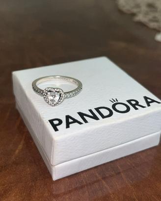 Anello Pandora “Cuore in Rilievo” – Argento 925