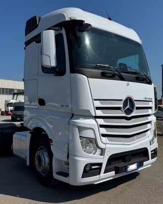 Trattore stradale Mercedes actros 1846 euro 6 adr