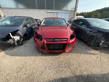 MUSO FORD FOCUS 1.6 B 2012 PER RICAMBI