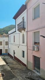 Casa indipendente con cortile e terrazza a Orani