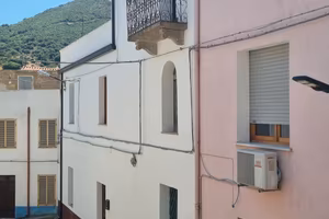 Casa indipendente con cortile e terrazza a Orani