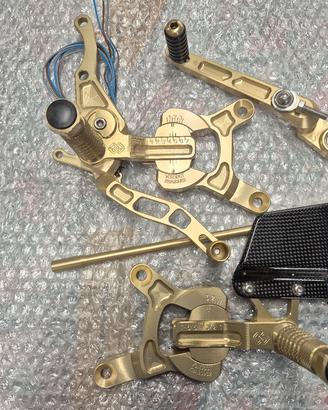 pedane regolabili Yamaha R1 09>14