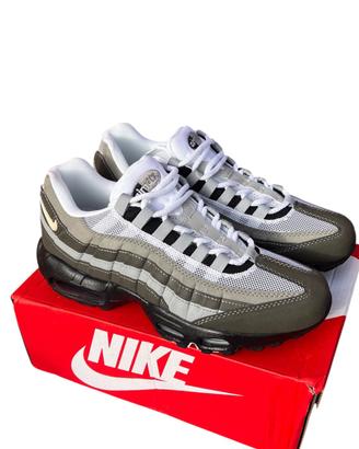 👟 Nike Air Max 95 - Taglia 42 Nuove
