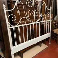 Letto bianco Ikea in ferro battuto