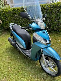 Honda sh 300