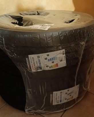 gomme  225/45 r17