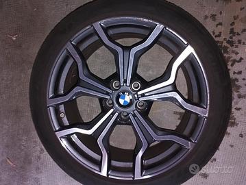 Pneumatico e cerchione BMW serie M 245/55 R19