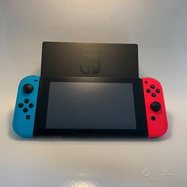 Console NINTENDO SWITCH Completa di Accessori