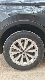 cerchi in lega17 volkswagen  pneumatici 215 65 R17