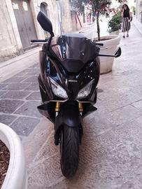Honda Forza 750