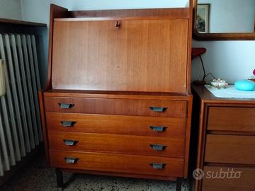 mobile studio con cassetti