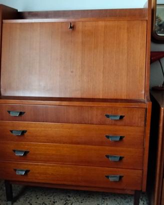 mobile studio con cassetti