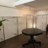 Arredamento completo per negozio di abbigliamento