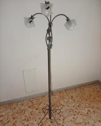lampada a pavimento 