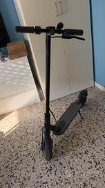 Monopattino elettrico Xiaomi Scooter Essential