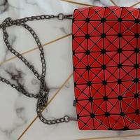 Borsetta rossa a fantasia