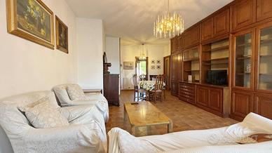 5 LOCALI A CARRARA