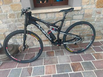 mtb 29 axevo full  in carbonio