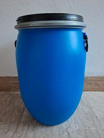Fusti in plastica con coperchio capienza 60 litri