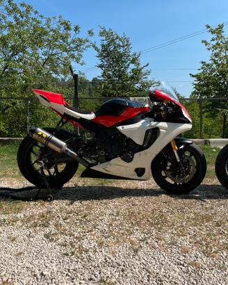 Scarico Arrow Competition in titanio per R1 2015<
