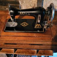 Macchina da Cucire antica
