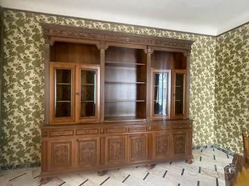 Arredamento in legno lavorato