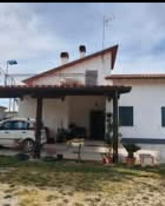 Villetta con terreno edificabile