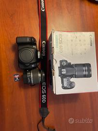 Canon EOS 60D + 18-55 IS + accessori