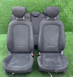 TAPPEZZERIA COMPLETA HYUNDAI i20 1° Serie 691001J