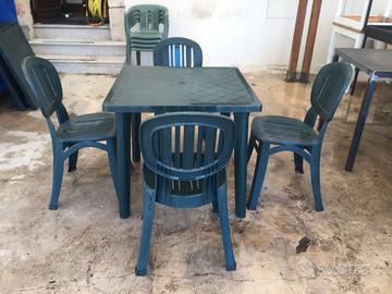 Tavolo di plastica