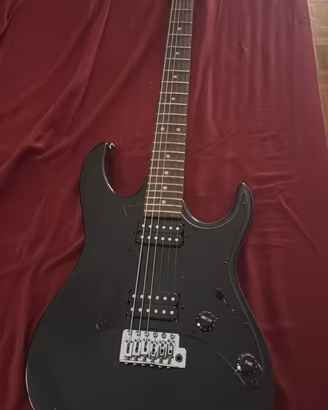 Chitarra Ibanez elettrica + amplificatore Ibanez