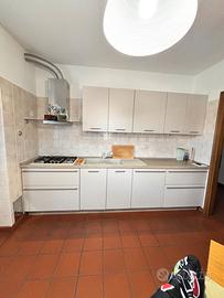 Cucina completa di elettrodomestici