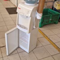 Dispenser acqua con frigorifero Saeco