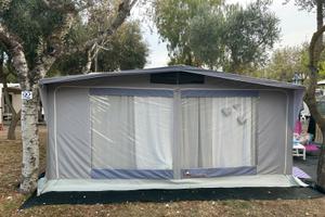 ROULOTTE 5 POSTI LETTO-COMPRESO VERANDA E ACCESSOR