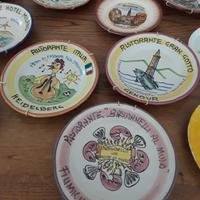 19 piatti decorativi souvenir vintage 