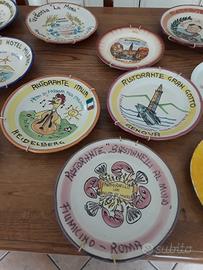 19 piatti decorativi souvenir vintage 