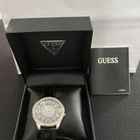 Orologio Guess con zirconi e quadrante trasparente