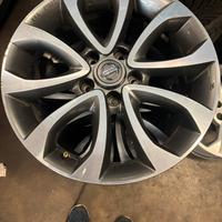 Cerchi in lega nissn quasquai 17 pollici