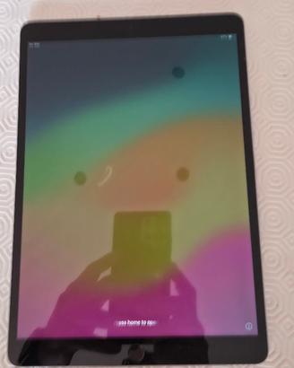 iPad Pro 10.5 Cellular + Smart Keyboard GUASTO