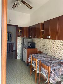 Trilocale arredato con box