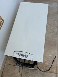 Caldaia murale a gas a condensazione