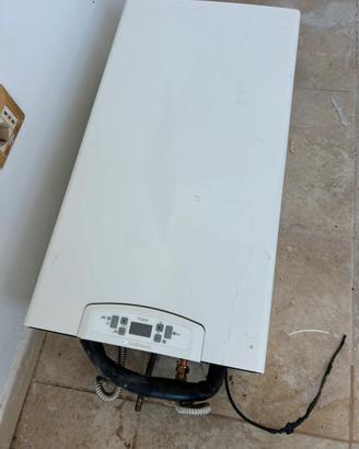 Caldaia murale a gas a condensazione