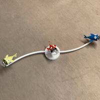 Lampada con pesci orientabili