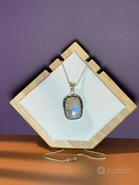 Ciondolo in Pietra di Luna e Argento 925 placcato