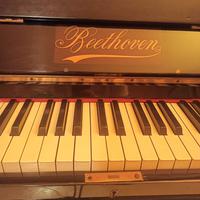 Pianoforte Berthoven verticale a muro