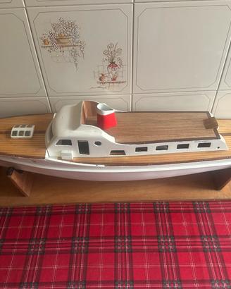 Modellino yacht